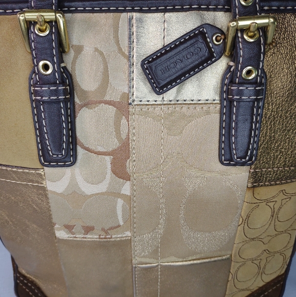Golden Coach patchwork handbag. - Picture 3 of 8